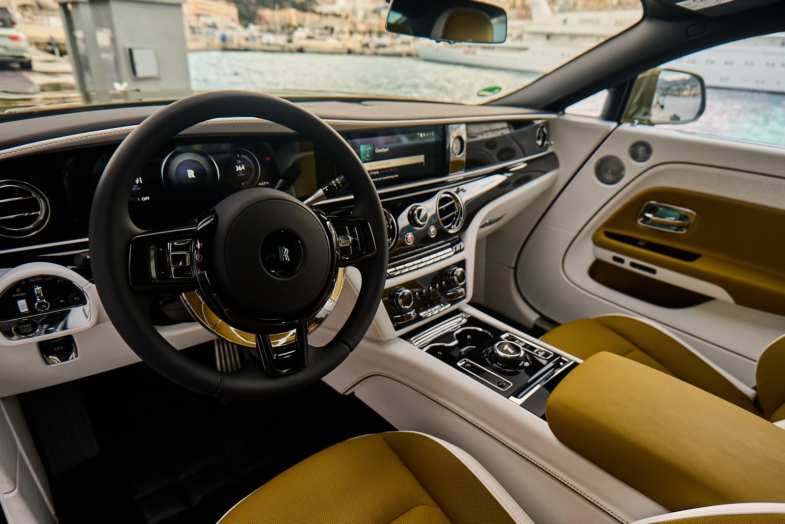 Rolls Royce Spectre — photo 8